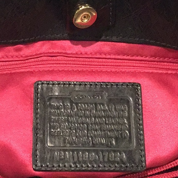 🌻Coach Large Leather Poppy Tote with large front pocket, three sections. - Picture 15 of 16